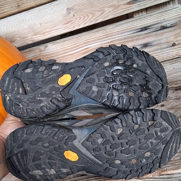 The North Face Men's Gray and Yellow Athletic Shoes - Picture 13 of 14